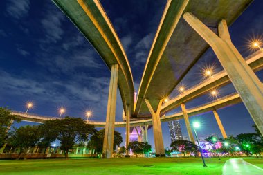 Ekspres görüş açısı gece zamanında uprisen 