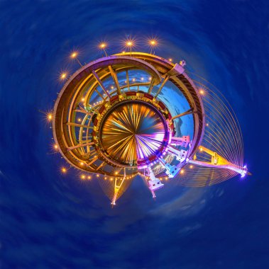 Güzel büyük Bhumibol Köprüsü günbatımı zamanı'nün 360 panorama / daire panorama büyük asma köprü Sunset zamanında 