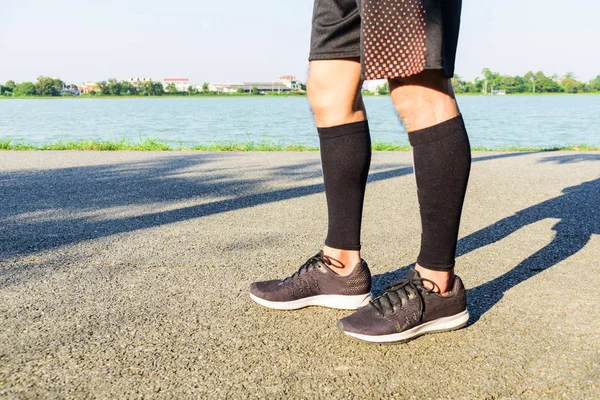 Corredor Usar Manga Compresión Zapatos Para Maratón — Foto de Stock