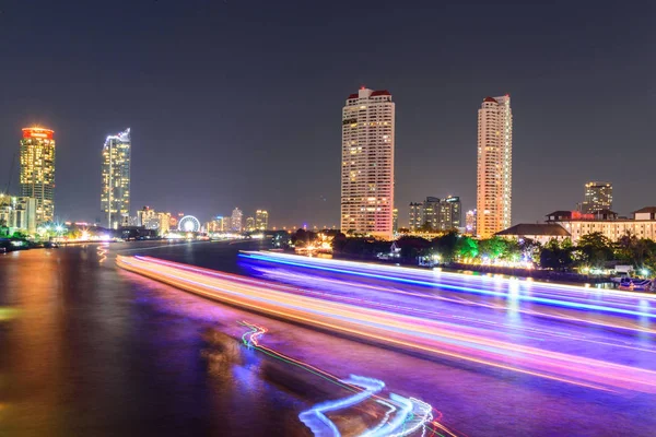 ışık teknenin şehrin nehir hareket bulanıklığı