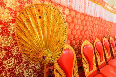 Bangkok, Tayland - 23 Ocak, 2019: Budist töreni olay için kullanılacak Tay keşiş altın Talipot hayranıyım