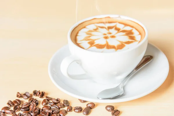 Cappuccino Quente Com Bom Padrão Leite Com Grão Café — Fotografia de Stock