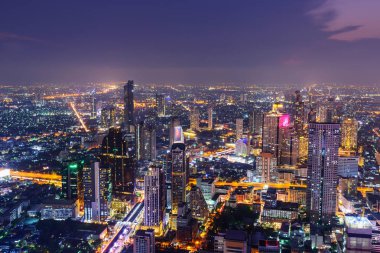 gece zamanında yüksek kenti / gece Bangkok şehir