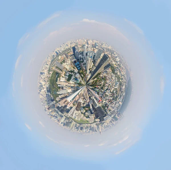 Şehirde Yüksek Binanın 360 Panorama Yüksek Görünümü — Stok fotoğraf