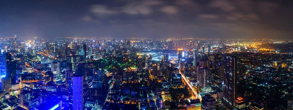 夜のバンコク市街のパノラマビュー — ストック写真