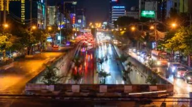 Bangkok , Tayland - 2 Mayıs 2019 : Bangkok şehrindeki Sutthisan Kavşağı'nda çok fazla araç trafiğini bulanıklaştırın