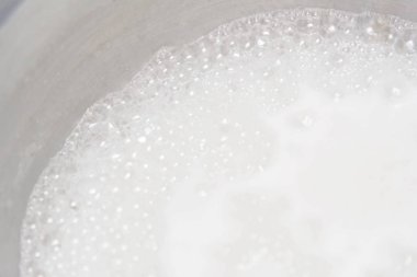 tencerede yumuşak haşlanmış pirinç / lapa