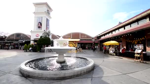 Bangkok Thaiföld Május 2019 Szökőkút Asiatique Riverfront Bevásárlóközpont — Stock videók