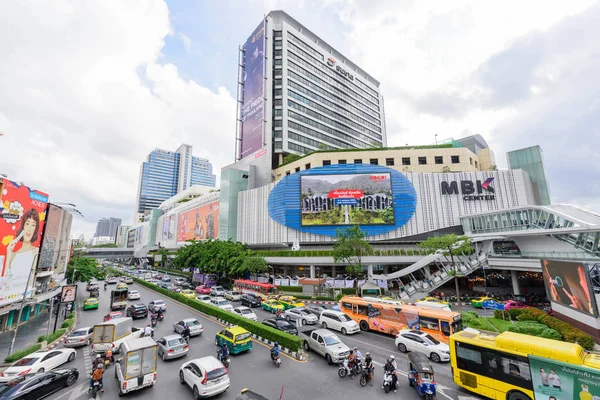バンコク 2019年6月12日 バンコクのMbkショッピングセンターで多くの交通車 — ストック写真