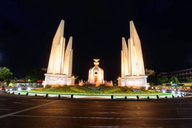 Bangkok , Tayland - 15 Haziran 2019 : Gün batımında Demokrasi Anıtı