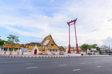 Bangkok , Tayland - 13 Haziran 2019 : Gün batımı nda Bangkok şehrinin dev salıncak simgesi / Bangkok şehrinde Sao Ching Cha dönüm noktası