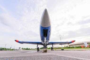 kamu parkta göstermek için eski uçak parkı 