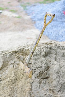 constrcutions alanında kum da kürek dantel