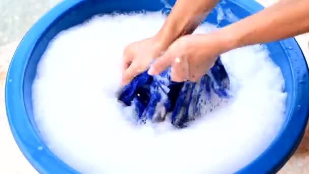 Handwäsche Blauen Becken — Stockvideo