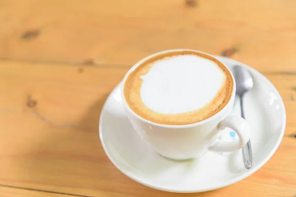 Café Quente Mão Cappuccino Quente Com Bom Padrão Mão Fundo — Fotografia de Stock