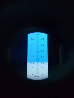 Brix metre testinde tatlı seviye