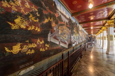 Bangkok, Tayland - 16 Eylül 2020 Wat Phra Kaew duvarında güzel bir Tayland çizimi ya da Zümrüt Buddha Tapınağı 