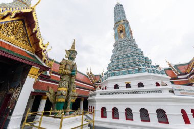 Bangkok, Tayland - 16 Eylül 2020: Wat Phra Kaew manzarası veya Zümrüt Buda Tapınağı 