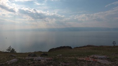 Baykal Gölü. Budun Burnu 'ndan Görünüm.