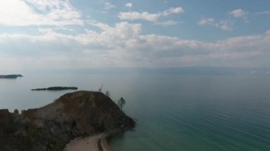 Baykal. Olkhon Adası. Haralday Pelerini.