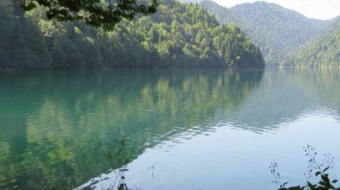 Ritsa Gölü. Abhazya.