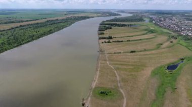 Omsk yakınlarındaki İrlandalı nehri..