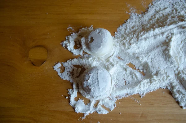 Knödel Hause Zubereiten Mehl Auf Dem Tisch Lebensmittel — Stockfoto
