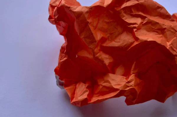 Soyutlama. Buruşmuş turuncu kağıt. Öfke, öfke. soyut