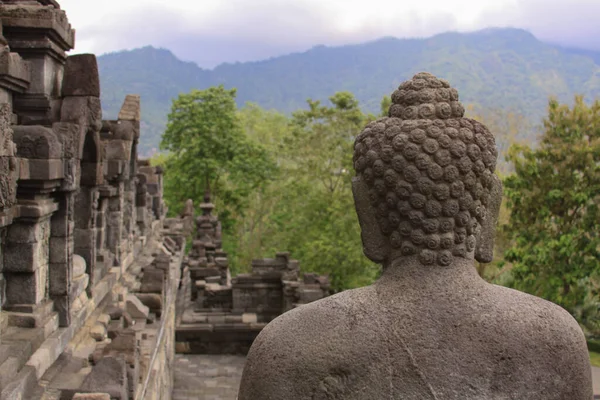 Achter Rug Van Een Enkel Boeddhabeeld Meditatie Bij Borobudur Boeddhistische — Stockfoto