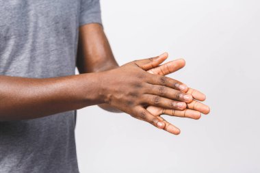 Koronavirüs, mikrop ve bakteri, sağlık konsepti ve 7 adım el yıkama önleme kovid-19 için çamaşır yıkama jeli pompası kullanılıyor..