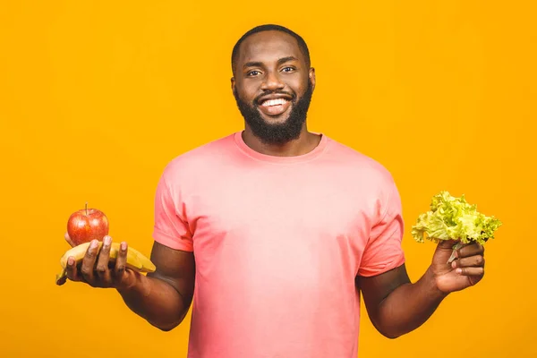 Concepto Dieta Saludable Hombre Negro Afroamericano Sosteniendo Frutas Aisladas Sobre — Foto de Stock