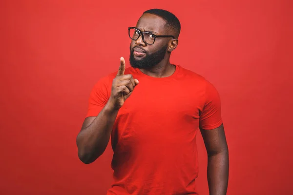 Joven Hombre Americano Con Pelo Afro Vistiendo Casual Pie Sobre — Foto de Stock