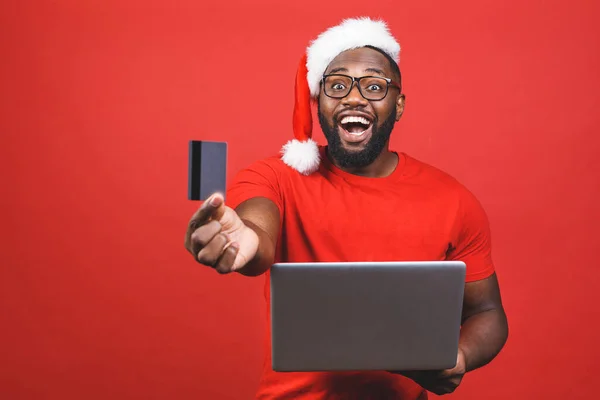 Retrato Joven Afroamericano Emocionado Vestido Con Traje Santa Claus Pie — Foto de Stock