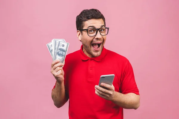 Aufgeregter Mann Lässigem Shirt Mit Viel Geld Dollarwährungen Und Handy — Stockfoto