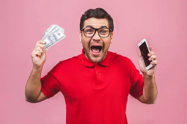 Hombre Excitado Camiseta Casual Sosteniendo Montón Dinero Monedas Dólar Teléfono — Foto de Stock