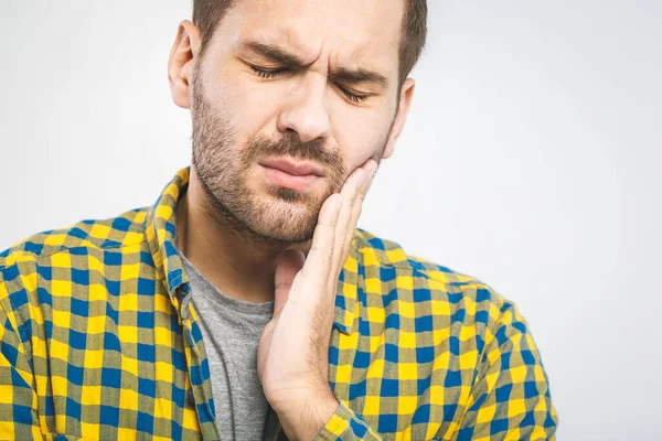 Tandvärk Stilig Ung Man Lider Tandvärk Närbild Röra Vid Kinden — Stockfoto