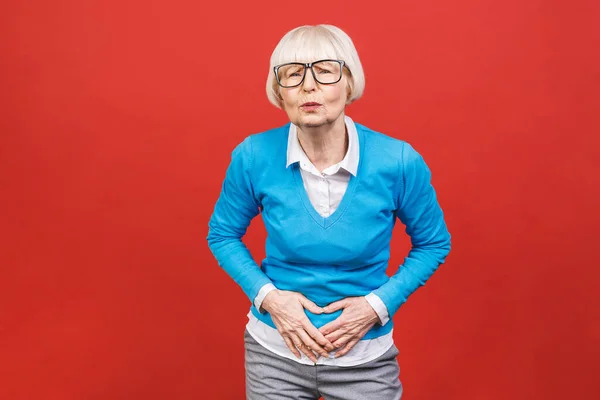 Karın Ağrısı Yaşlı Kadın Adet Görme Sağlık Sorunları Kırmızı Arka — Stok fotoğraf