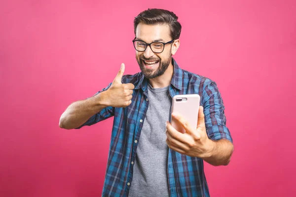 Portret Van Een Vrolijke Man Met Een Baard Die Selfie — Stockfoto