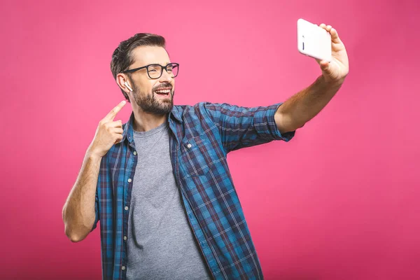 Hou Van Selfie Knappe Jongeman Overhemd Die Camera Vasthoudt Selfie — Stockfoto