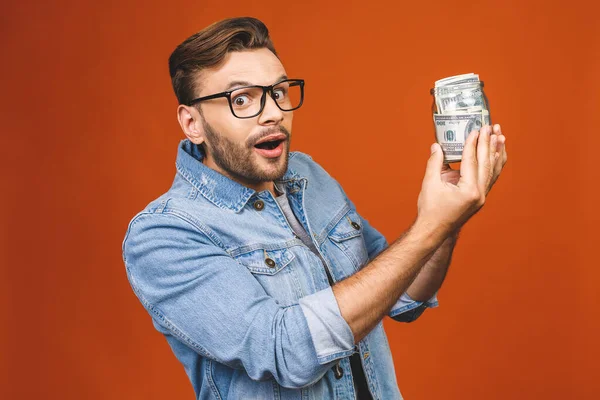 Imagen Sorprendido Joven Joven Guapo Barbudo Posando Aislado Sobre Fondo — Foto de Stock