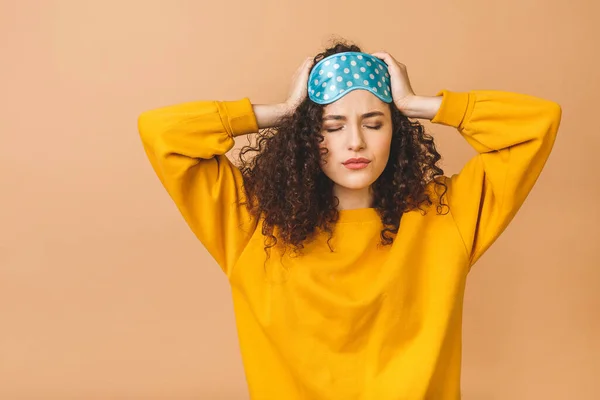 Cintura Hacia Arriba Retrato Alegre Joven Hermosa Rizada Sonriente Chica — Foto de Stock