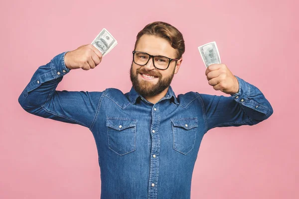 Šťastný Vítěz Jackpotem Potěšení Vousatý Obchodník Příležitostné Držení Peněz Při — Stock fotografie