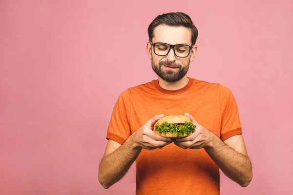 Een Jongeman Met Een Stuk Hamburger Studenten Eten Fastfood Burger — Stockfoto