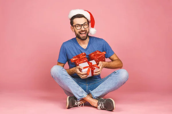 Adorable Foto Joven Atractivo Sombrero Navidad Con Hermosa Sonrisa Sosteniendo — Foto de Stock