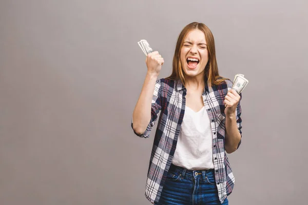 Feliz Ganador Retrato Una Joven Juguetona Con Pelo Largo Sosteniendo — Foto de Stock