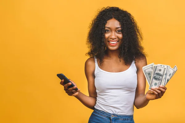 Feliz Ganador Retrato Una Mujer Afroamericana Exitosa Años Con Peinado — Foto de Stock