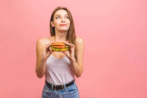 Πορτρέτο Της Νεαρής Όμορφης Πεινασμένης Γυναίκας Τρώει Burger Απομονωμένο Πορτραίτο — Φωτογραφία Αρχείου
