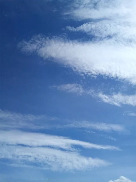 Moln Den Blå Himlen Solig Sommardag — Stockfoto