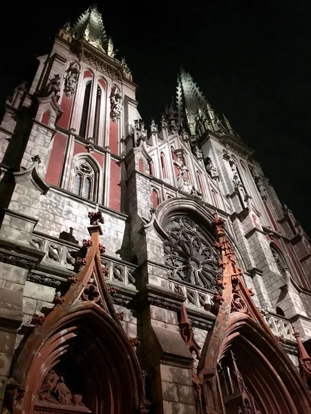 Gotisk Gammel Katedral Natten – stockfoto