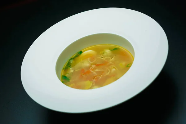 Sopa Pollo Con Albóndigas Fideos Tazón Blanco —  Fotos de Stock